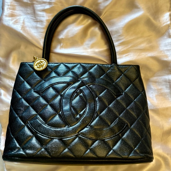 Authentic Chanel Medallion Tote in Quilted Caviar - Picture 1 of 10
